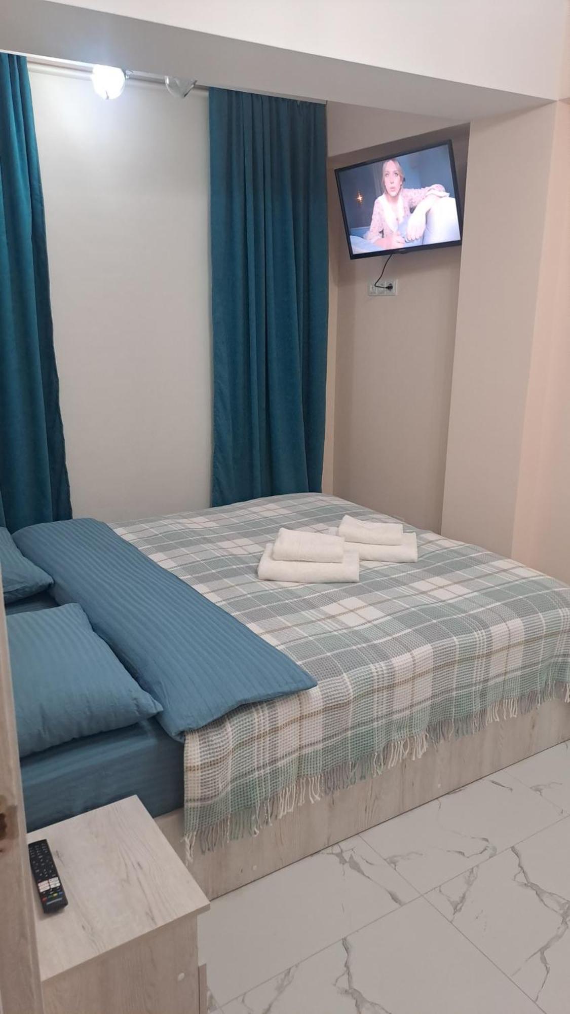 Airport 24&24 Car Parking Apartment Chisinau Room photo