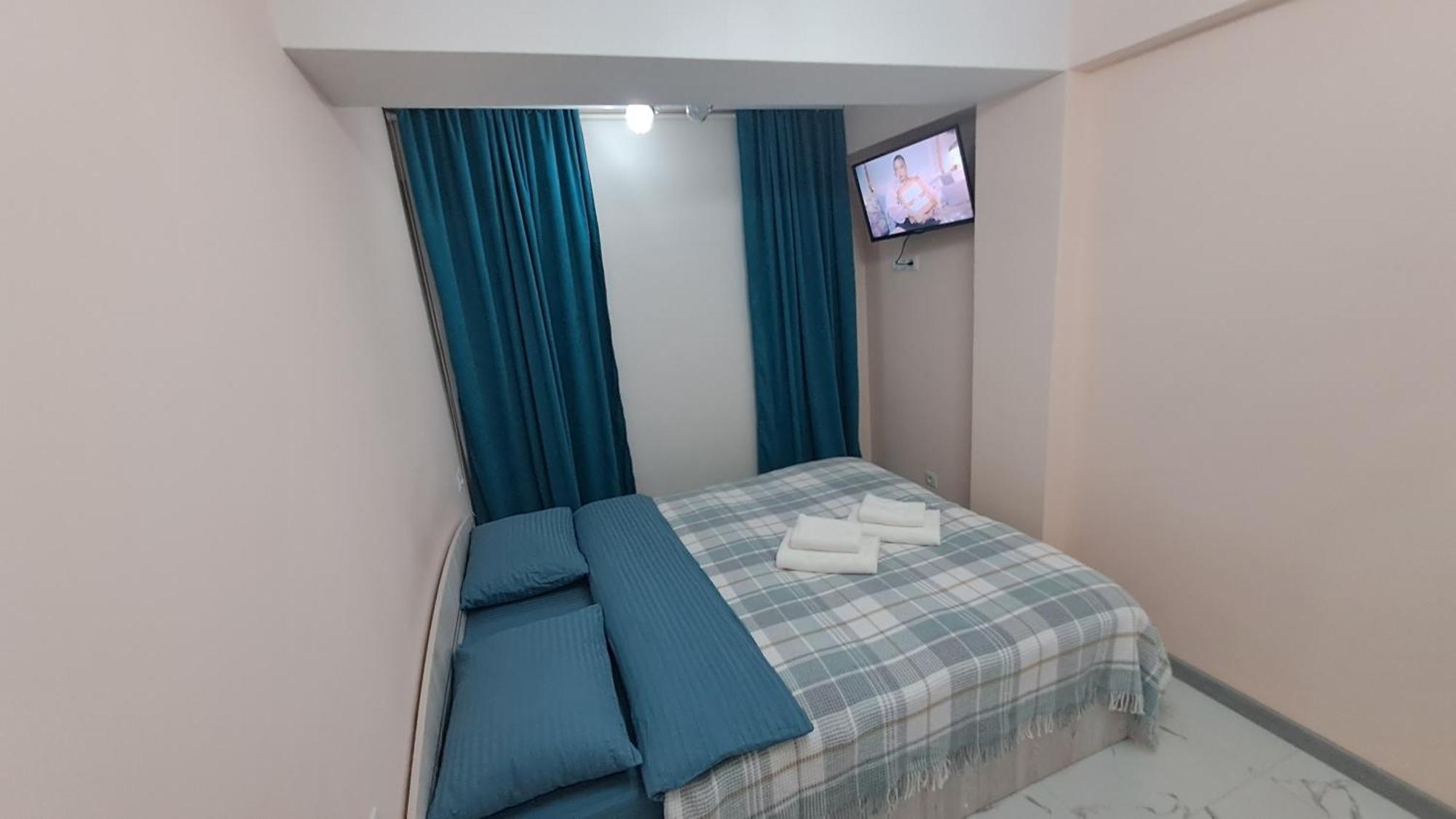 Airport 24&24 Car Parking Apartment Chisinau Exterior photo