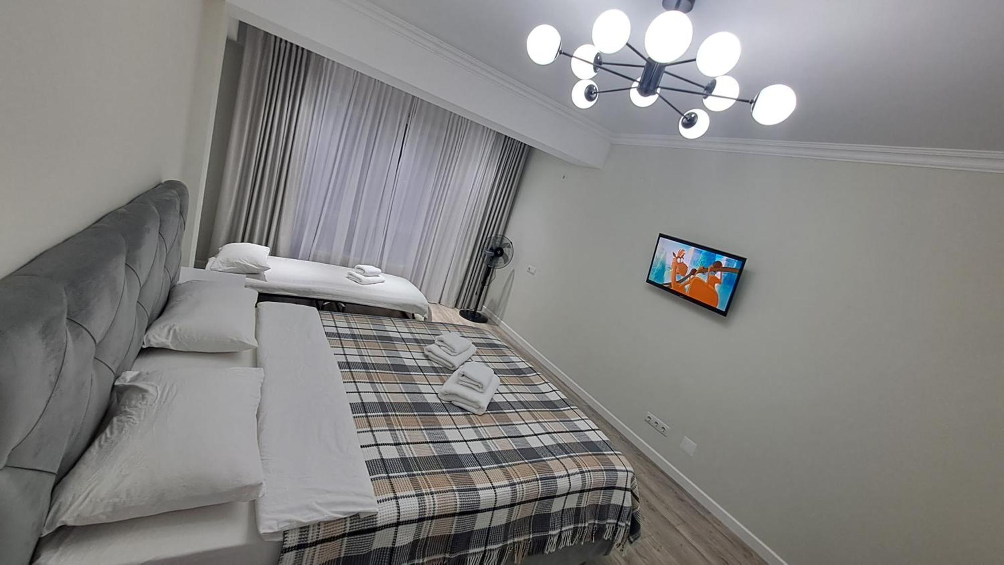 Airport 24&24 Car Parking Apartment Chisinau Exterior photo