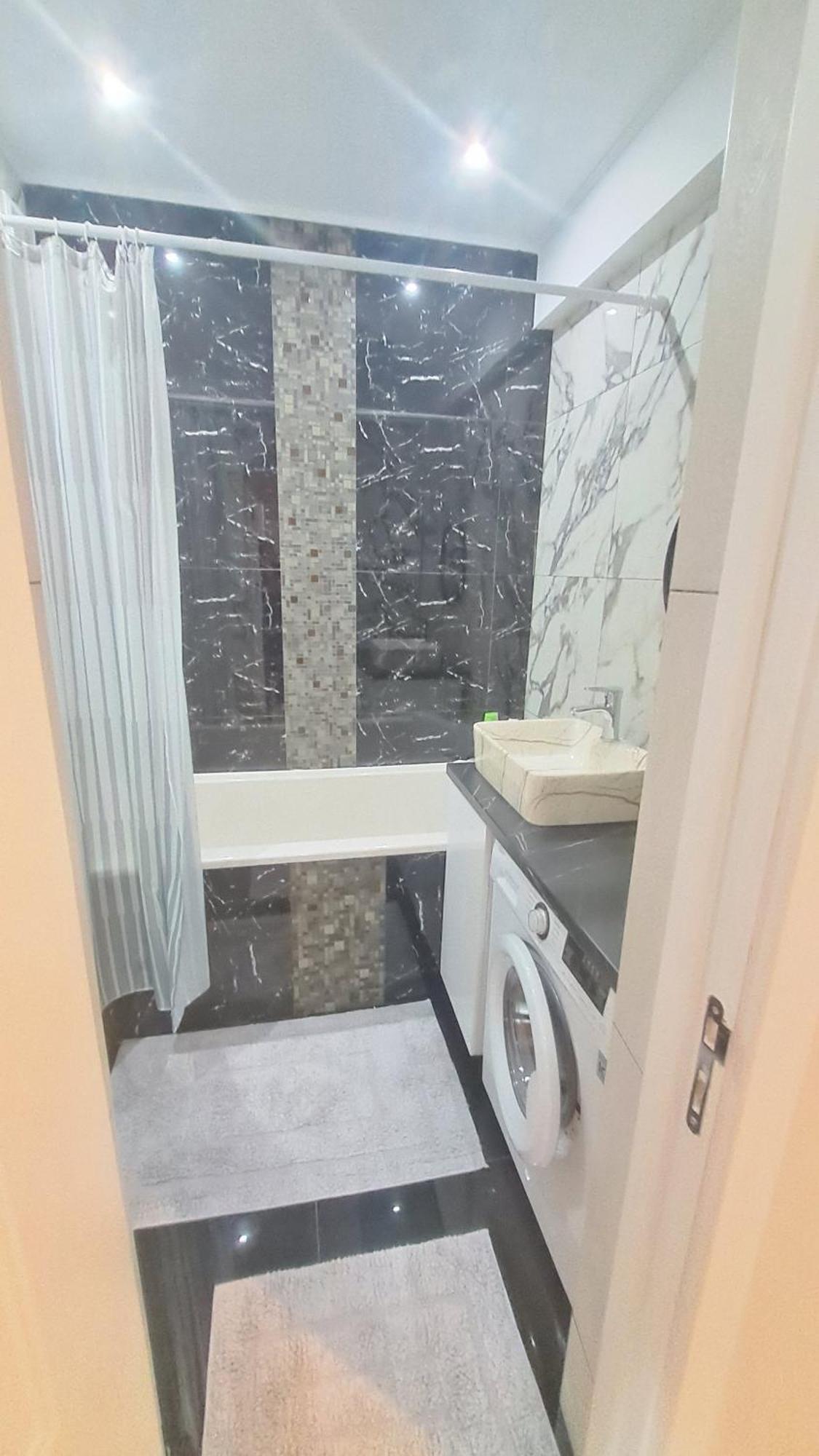 Airport 24&24 Car Parking Apartment Chisinau Room photo