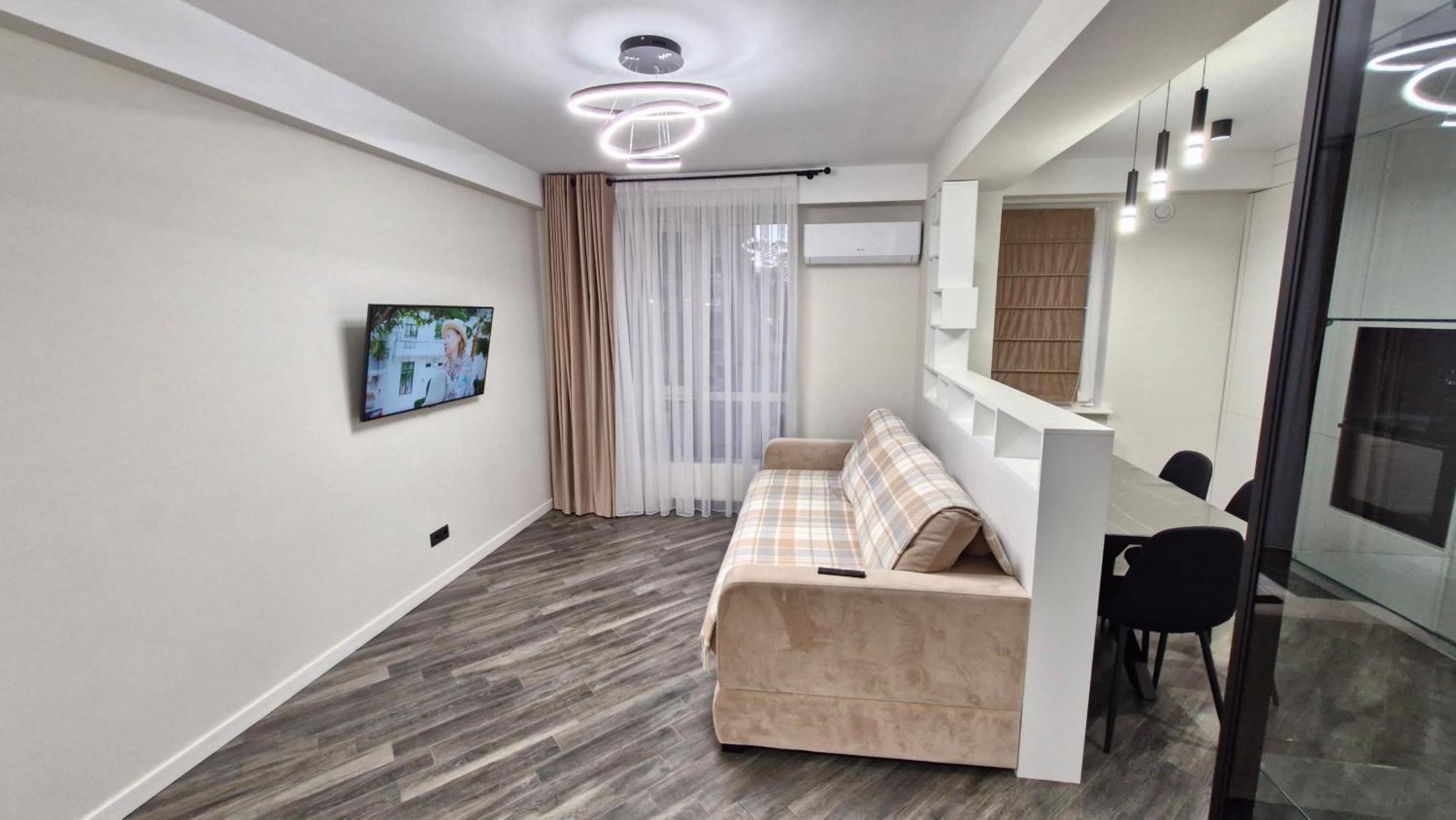 Airport 24&24 Car Parking Apartment Chisinau Exterior photo